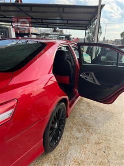 تۆیۆتا کامری